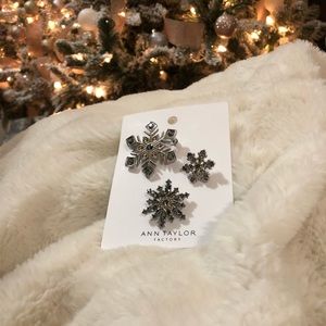 🚨 CLEARANCE 🚨 NWT ATF Snowflake Brooches
